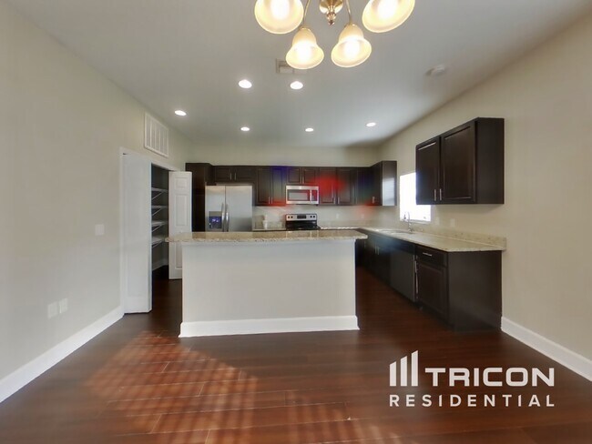 Foto del edificio - 2304 Whitley Ln