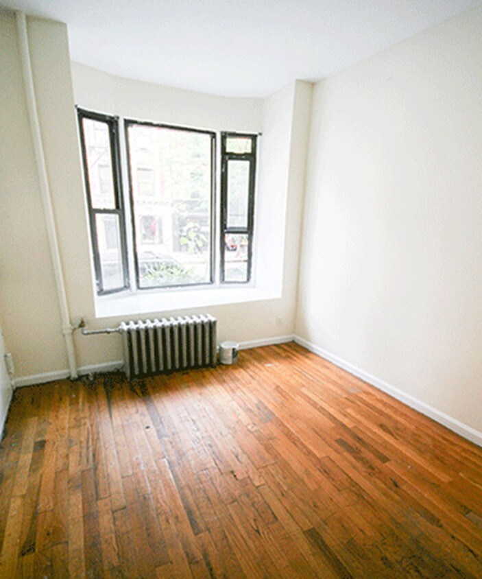 Primary Photo - 112 E 7th St