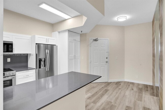 Building Photo - 8816 Collins Ave