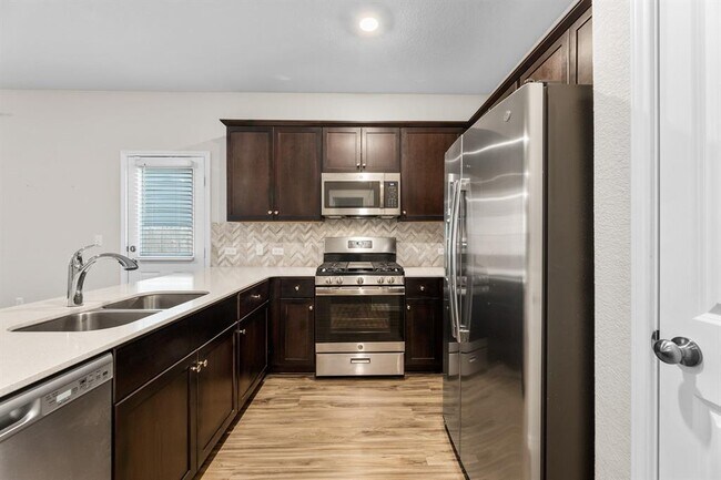 Foto del edificio - 2537 Forgetmenot Ln