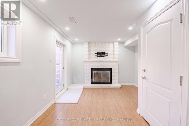 Building Photo - 56 Foxacre Row