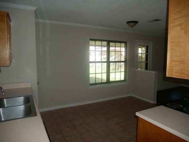 Foto del edificio - 850 Pinestone Pl