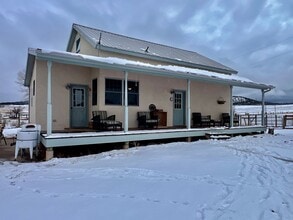 Building Photo - 884 CR 327