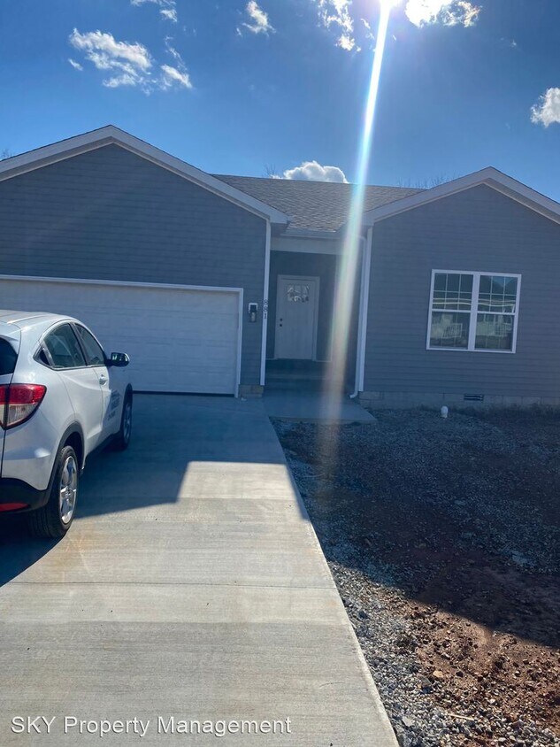 3 br, 2 bath House 881 McFadin Station C... House Rental in Bowling