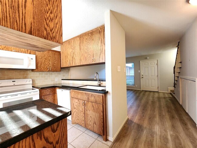 Building Photo - 1205 Autrey St