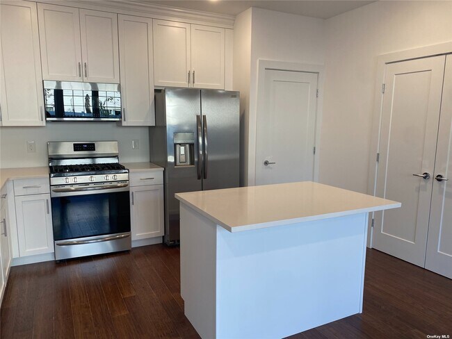 Foto del edificio - 117 White Rose Ln