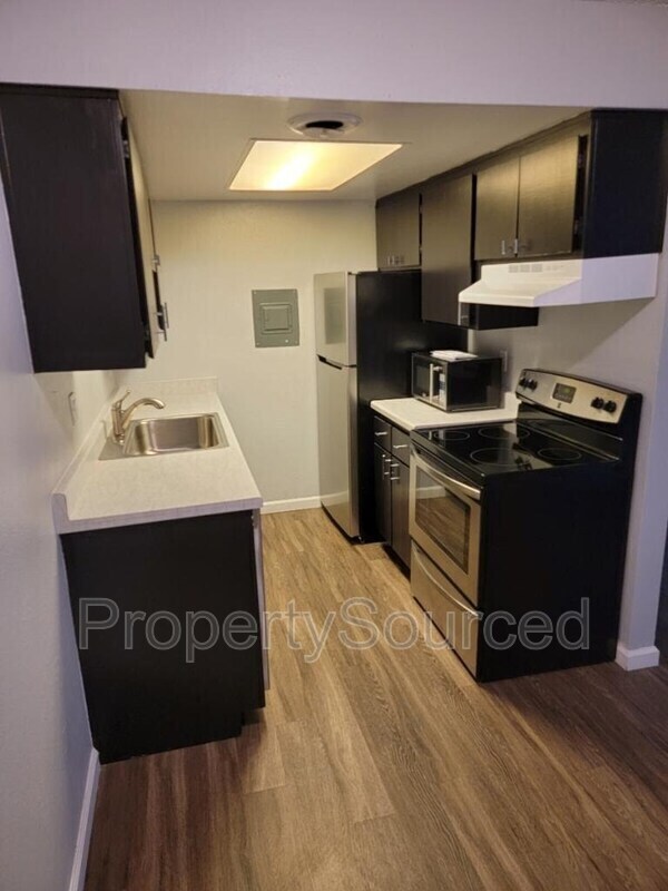 Foto del edificio - 325 Standiford Ave