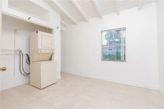 Foto del edificio - 1809 SW 10th St