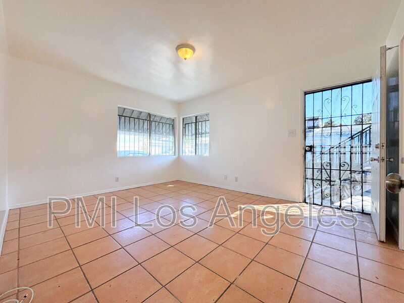 Foto principal - 645 S Bonnie Beach Pl