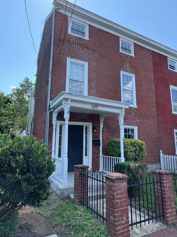 Building Photo - 609 N 25th St