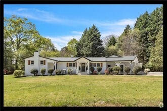 Building Photo - 405 Playground Rd