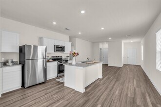 Building Photo - 18669 Shauna Danielle Dr