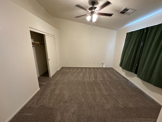 Building Photo - 811 Avenue A