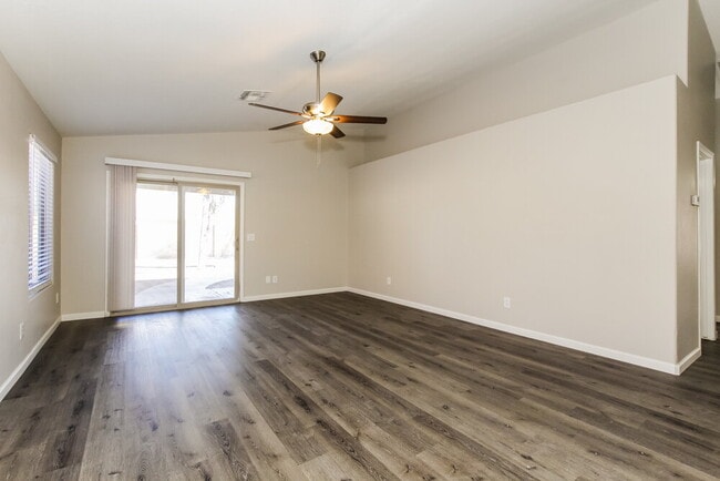 Building Photo - 3621 S 73rd Dr