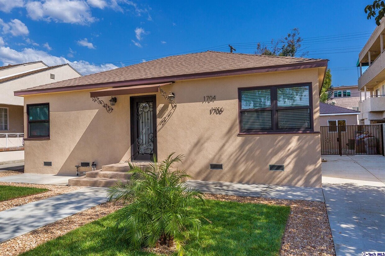 Foto principal - 1706 Keeler St