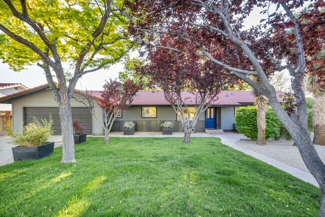 Foto del edificio - 2655 Parkway Dr