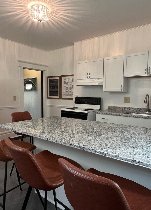Foto principal - 726 Kerr St