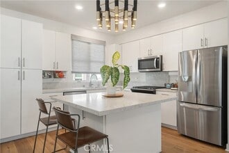 Building Photo - 2700 E Chaucer St