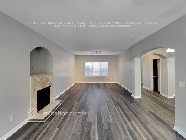 Building Photo - 9215 Ducati Ln