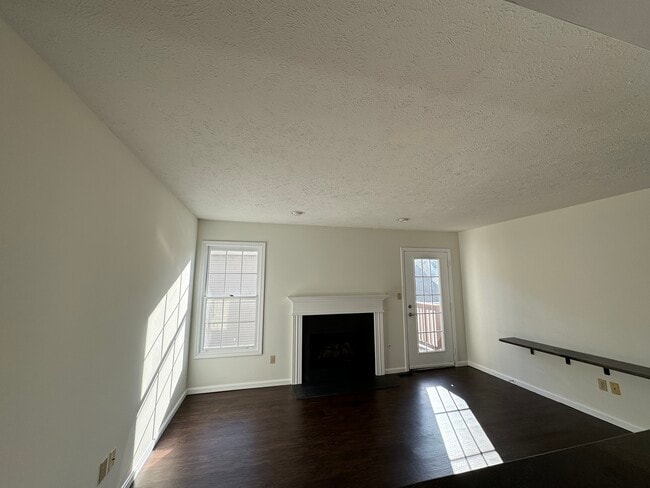 Building Photo - 8324 Chester Pky