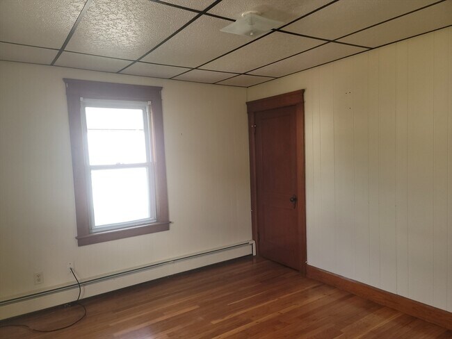 Building Photo - 13 Hartley St