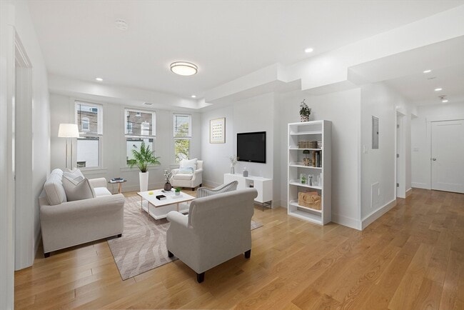 Building Photo - 406 Columbia St