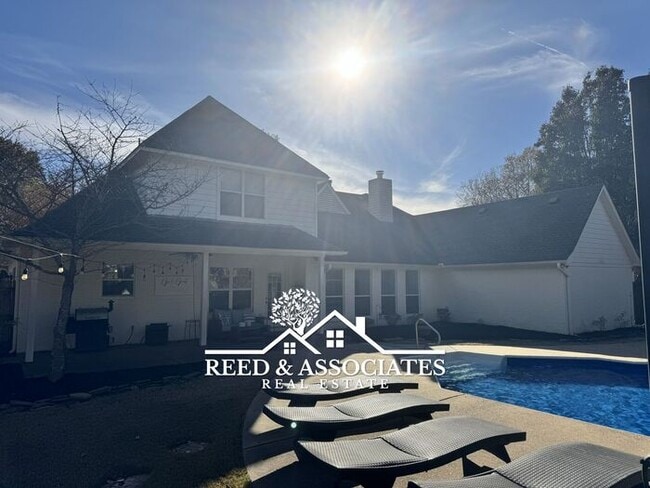 Building Photo - 4 bedrooms plus pool in Collierville!