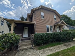Building Photo - 486 Needham Ave