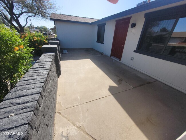Building Photo - 3749 E Pershing Ave