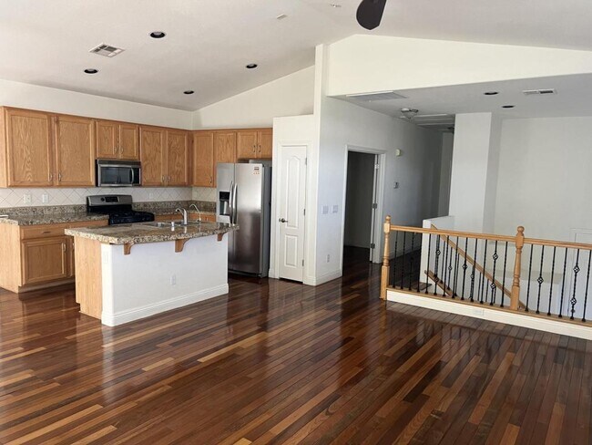 Foto del edificio - 5037 Piney Summit Ave