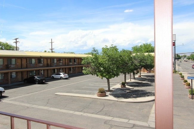 Building Photo - 125 N 1st St