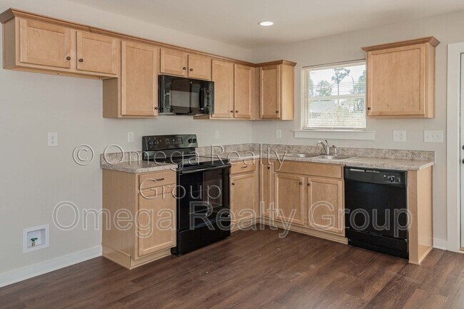 Building Photo - 285 Elm Way