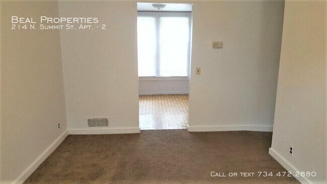 Foto del edificio - 214 N Summit St