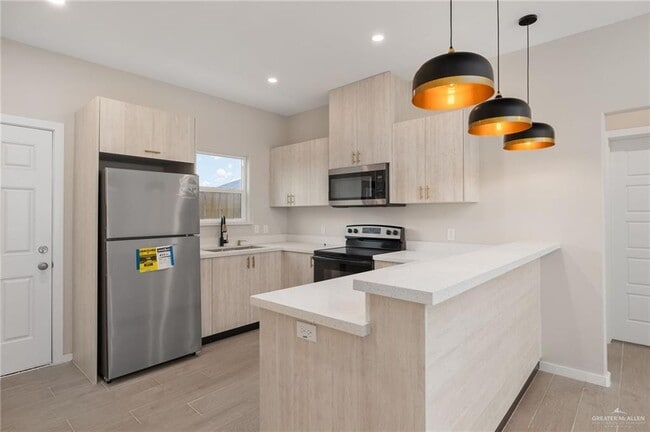 Building Photo - 9 Northwestern Ave