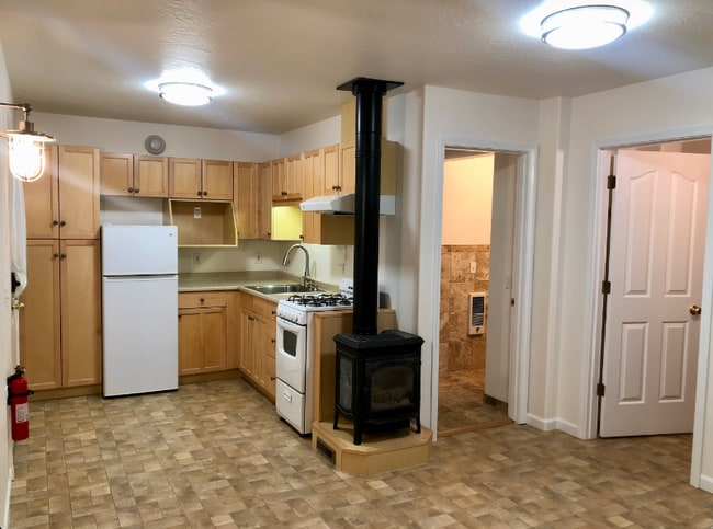 Building Photo - 12100 E Woodstock Dr