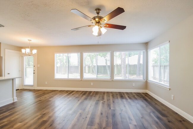 Building Photo - 21928 New Forest