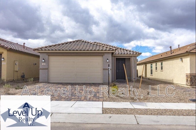 Foto principal - 8695 N Rome Ct