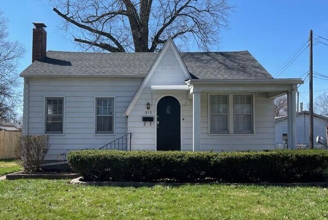Building Photo - 2 Bed, 1 Bath Bungalow