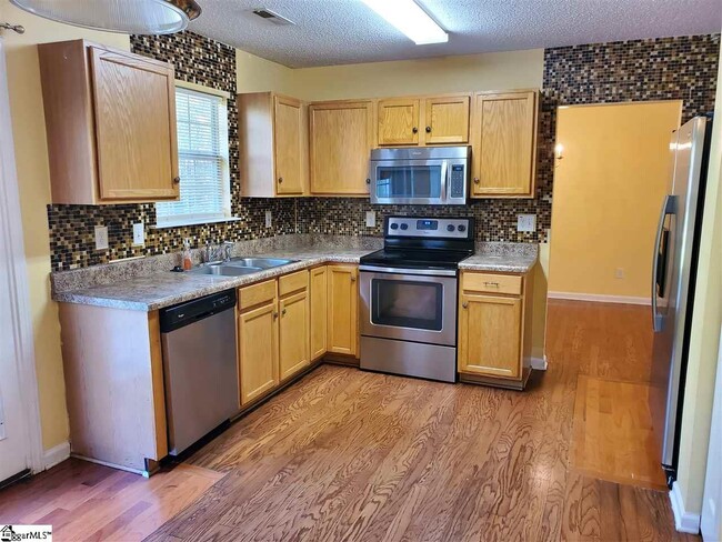 Building Photo - 614 Westbury Way