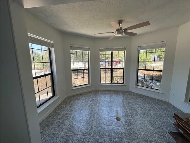 Foto del edificio - 148 Discovery Ln