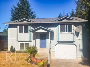 Building Photo - 990 NE Larson Blvd Building Photo - 990 NE Larson Blvd