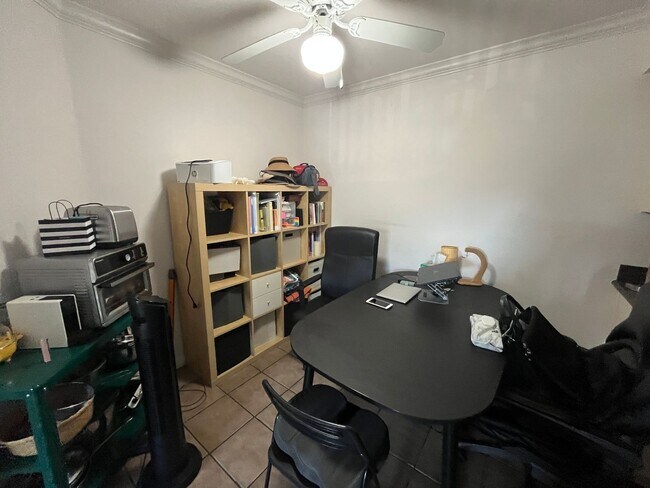 Building Photo - Stunning Top Floor Condo