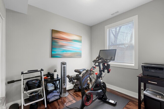 Foto del edificio - 3026 N Allen Ave