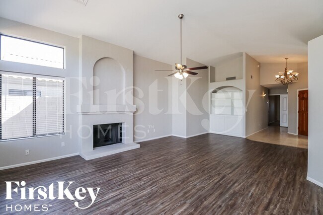 Foto del edificio - 306 E Vaughn Ave