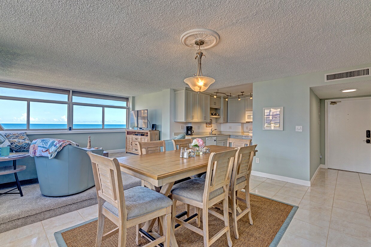 Primary Photo - 2020 N Atlantic Ave