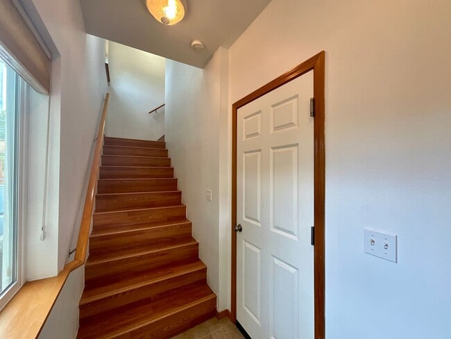 Building Photo - 5-Bedroom Home in Prime Location in Everett, WA