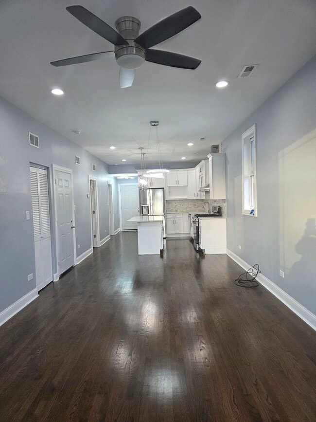 Foto del edificio - 2231 S Austin Blvd