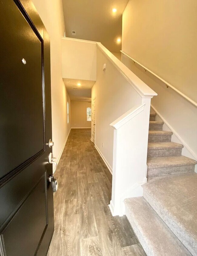 Foto del edificio - 4 Bed 3 Bath Single Family Home