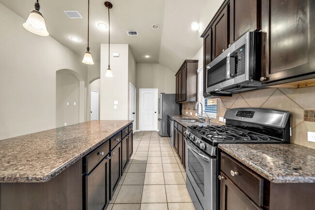 Building Photo - 2614 Winding Creek Way