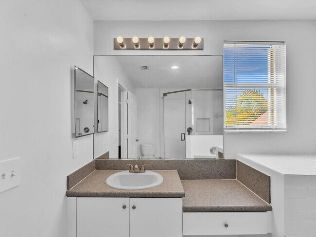 Building Photo - 9920 NW 19th Pl